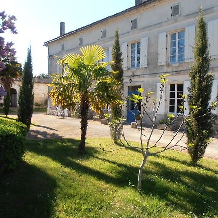 Hôtel La Menarderie à Archiac Extérieur photo