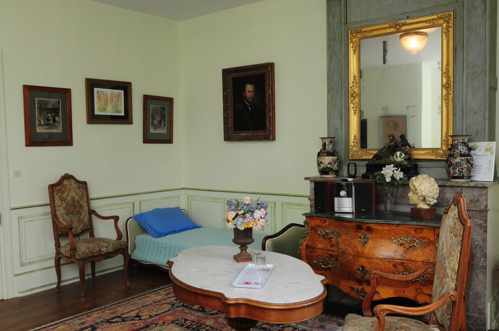 Hôtel La Menarderie à Archiac Extérieur photo