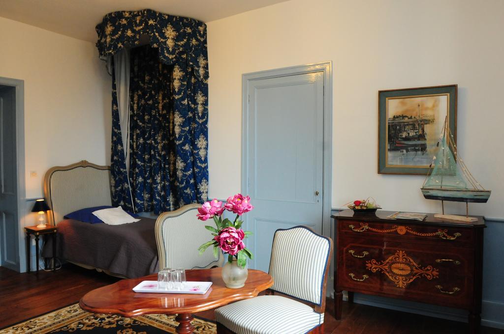 Hôtel La Menarderie à Archiac Extérieur photo